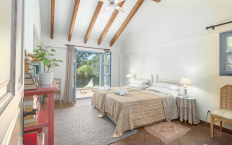 Bedroom 2: twin bedded with garden access